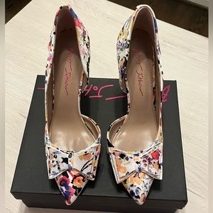 Betsey Johnson | White Floral Heel | 9
